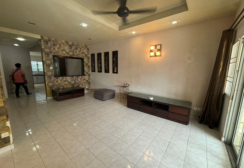 Jalan Spektrum U16 @ Taman Bukit Subang