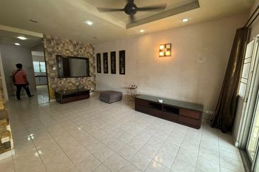 Jalan Spektrum U16 @ Taman Bukit Subang