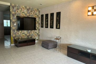 Jalan Spektrum U16 @ Taman Bukit Subang