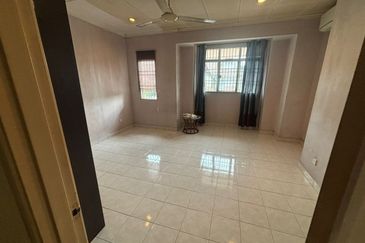 Jalan Spektrum U16 @ Taman Bukit Subang