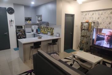 V12 Sovo (Menara Suria)