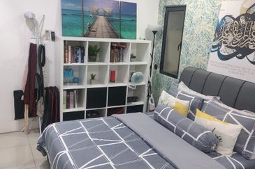 V12 Sovo (Menara Suria)