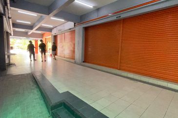 Shoplot D'Anjung Avenue Seksyen 7 Shah Alam, Vacant Unit