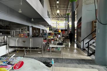 Shoplot D'Anjung Avenue Seksyen 7 Shah Alam, Vacant Unit