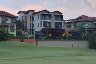 Tropicana Golf & Country Resort