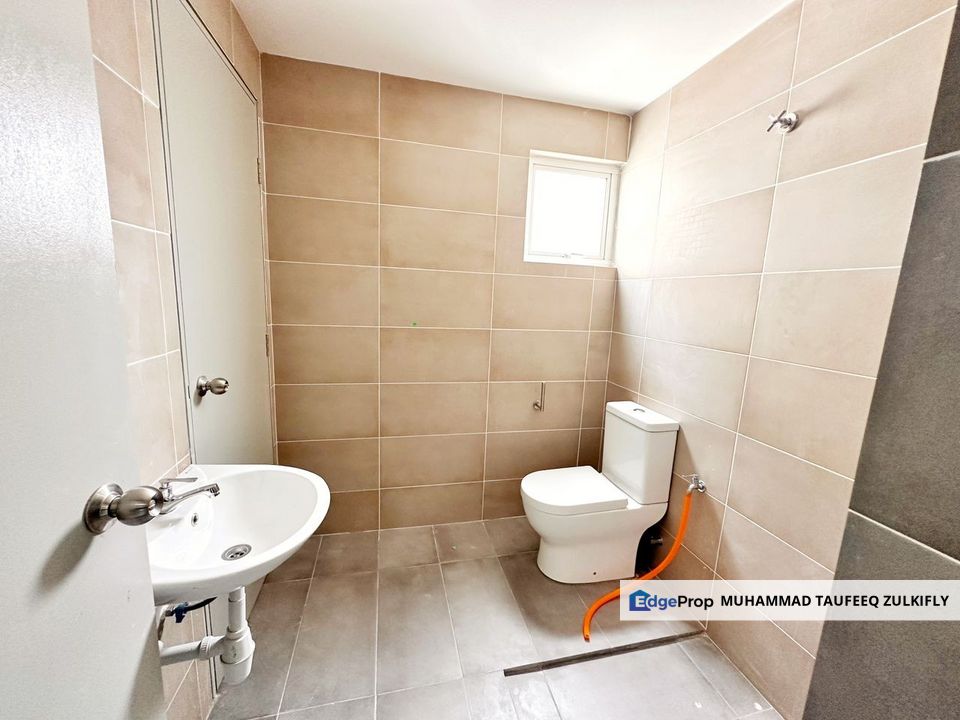 Basic Unit, 1.5 Storey Duplex Townhouse, Platinum Residence Dengkil, Selangor, Dengkil