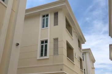 Straits Courtyard Residences