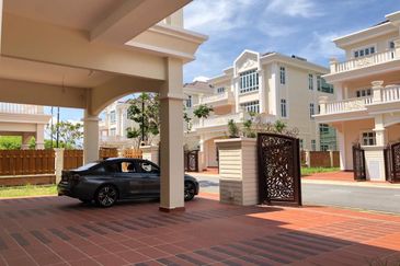 Straits Courtyard Residences