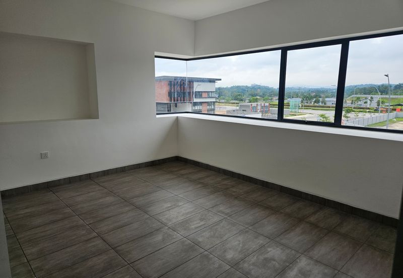 Elmina Business Park