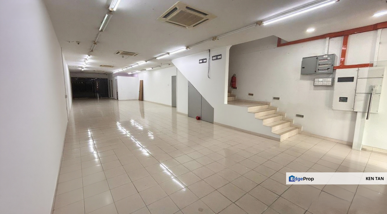 3 sty shoplot Seksyen 6 Bandar Baru Bangi for Sale, Selangor, Bangi