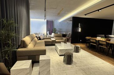 Jalan Universiti (Jalan Prof Diraja Ungku Aziz)