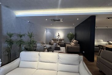 Jalan Universiti (Jalan Prof Diraja Ungku Aziz)