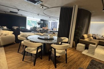 Jalan Universiti (Jalan Prof Diraja Ungku Aziz)