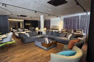 Jalan Universiti (Jalan Prof Diraja Ungku Aziz)