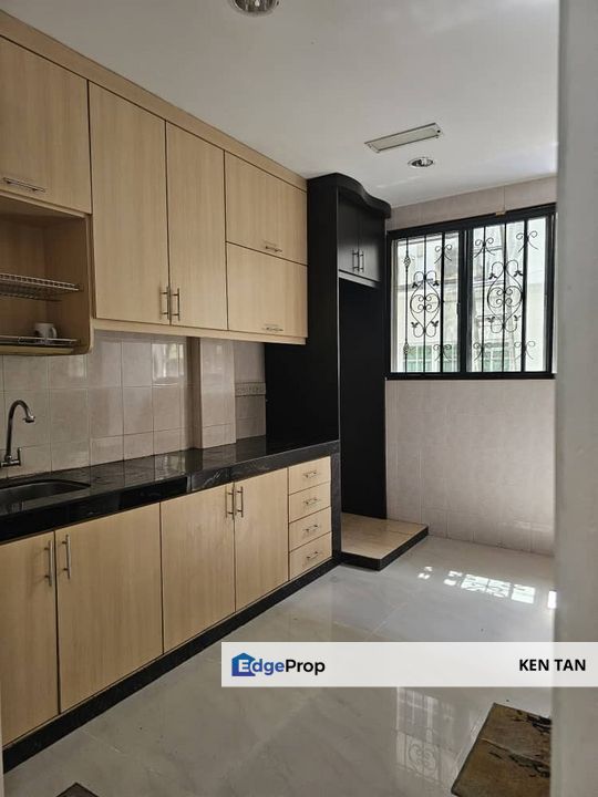 3 Storey House Mahkota Cheras Sek 3 for Sale, Selangor, Cheras
