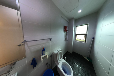 Ritz Residence Townhouse Duplex ( Lower Unit ) Full Furnished to LET