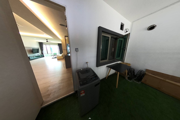 Ritz Residence Townhouse Duplex ( Lower Unit ) Full Furnished to LET