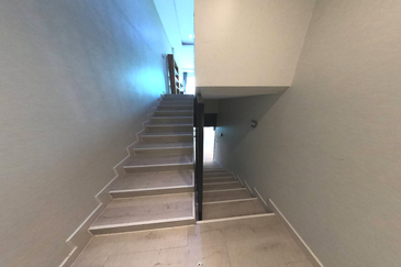 Ritz Residence Townhouse Duplex ( Lower Unit ) Full Furnished to LET