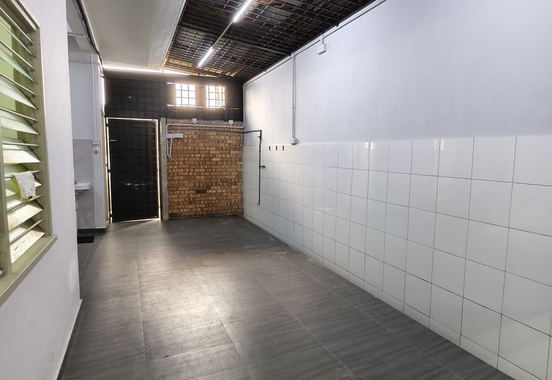 𝗦𝗦𝟯 𝗣𝗝 𝗦𝗵𝗼𝗽𝗹𝗼𝘁 Ground Floor  for RENT