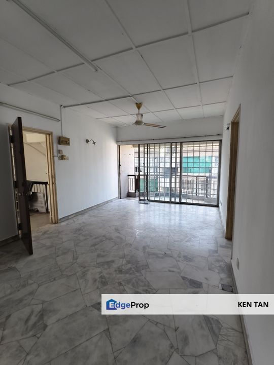 Kinrara Court Apartment Puchong Top Floor Renovated Non Bumi Lot for Sale , Selangor, Bandar Kinrara Puchong