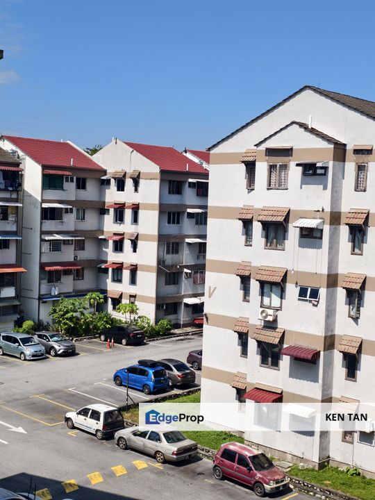 Kinrara Court Apartment Puchong Top Floor Renovated Non Bumi Lot for Sale , Selangor, Bandar Kinrara Puchong