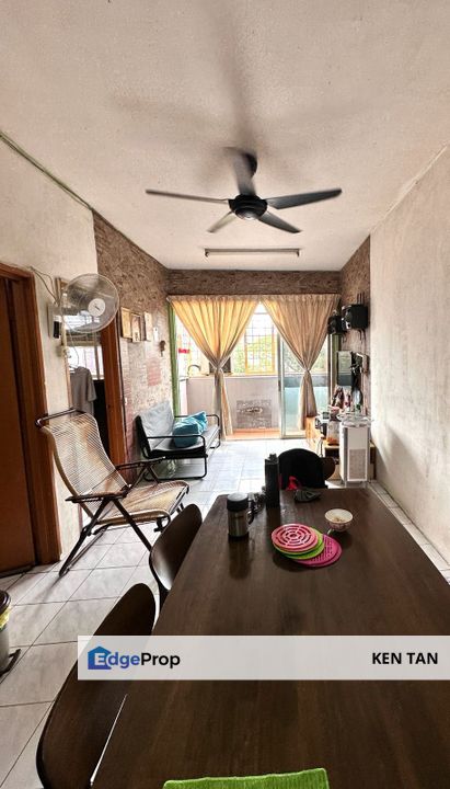 Pangsapuri Putra Impian Walk Out Apartment for Sale, Selangor, Seri Kembangan