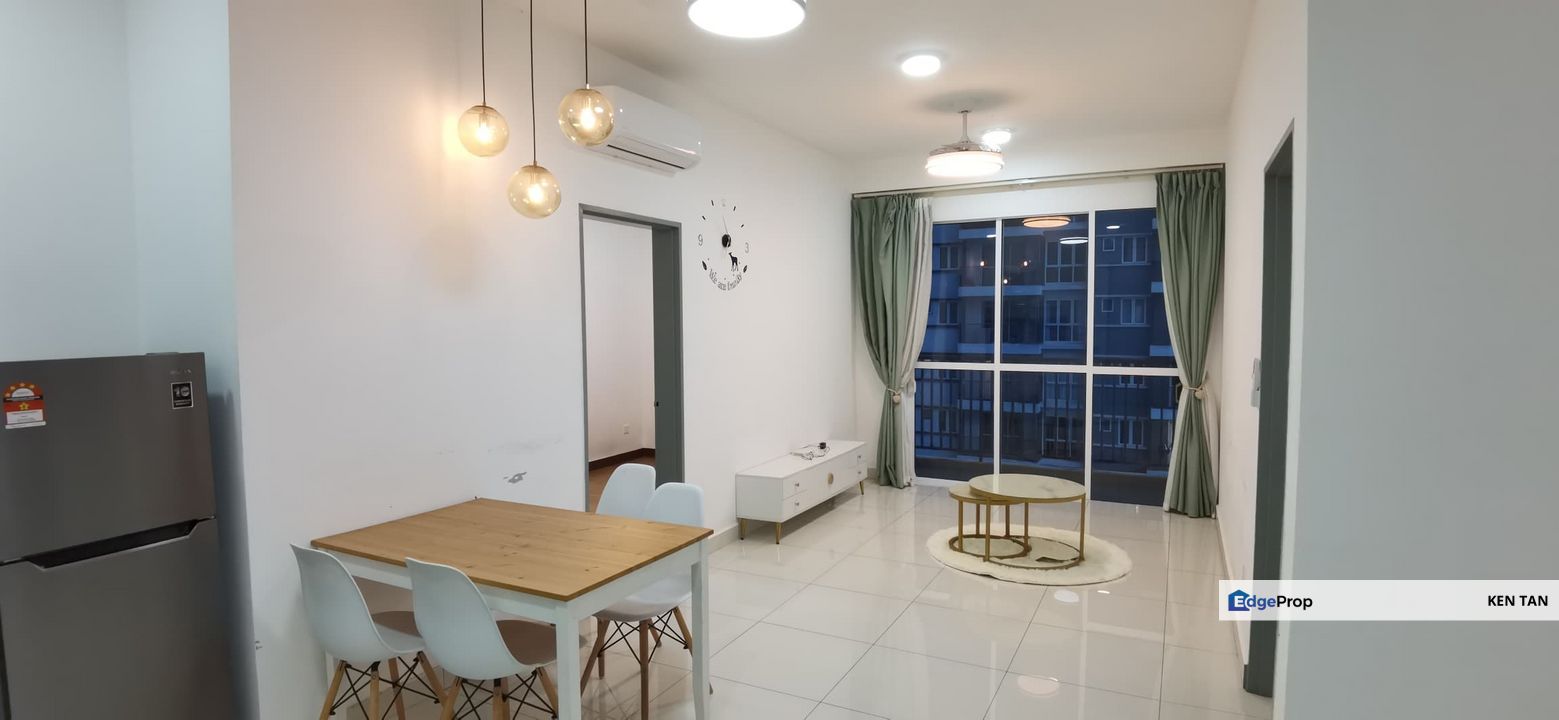 Pinnacle Sri Petaling Corner Unit Partly Furnished for Sale, Kuala Lumpur, Bandar Baru Sri Petaling