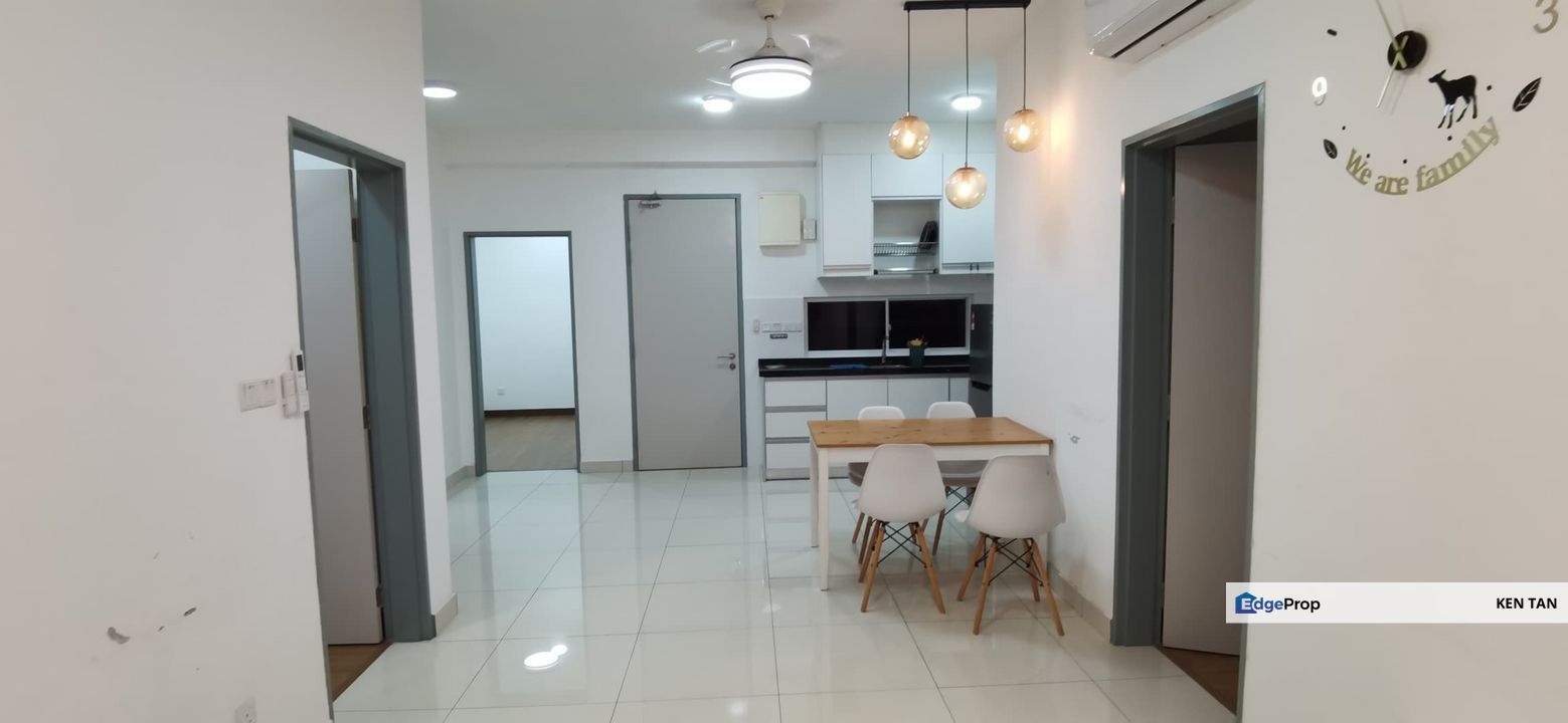 Pinnacle Sri Petaling Corner Unit Partly Furnished for Sale, Kuala Lumpur, Bandar Baru Sri Petaling