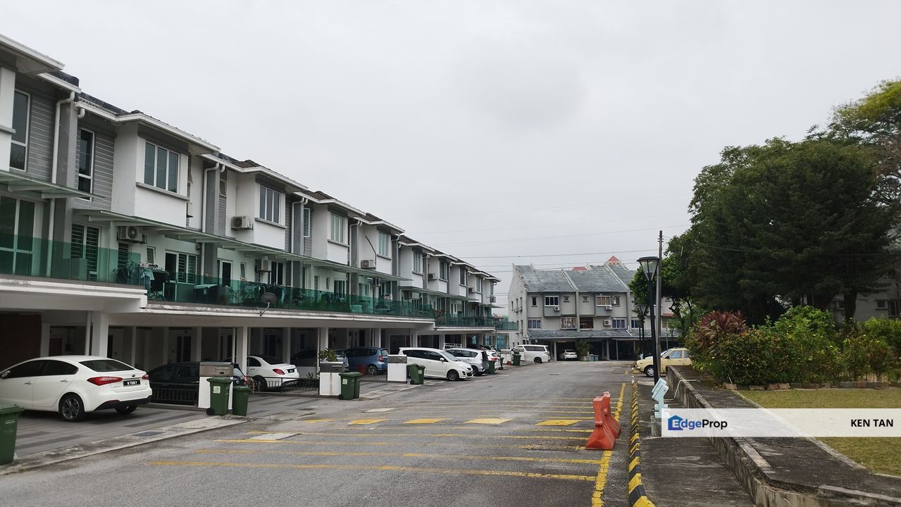 Bukit OUG townhouse lower unit Partly Furnished for rent, Kuala Lumpur, Bukit Jalil
