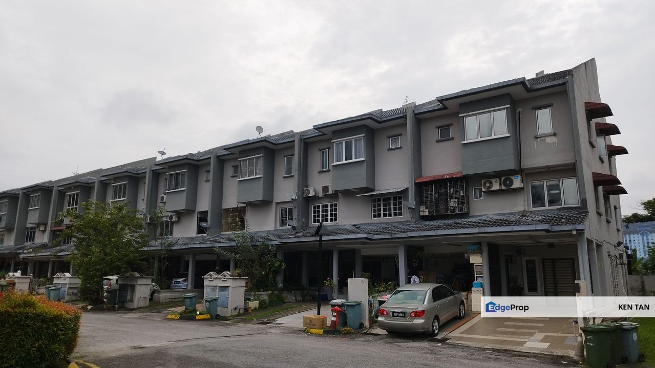 Bukit OUG townhouse lower unit Partly Furnished for rent, Kuala Lumpur, Bukit Jalil