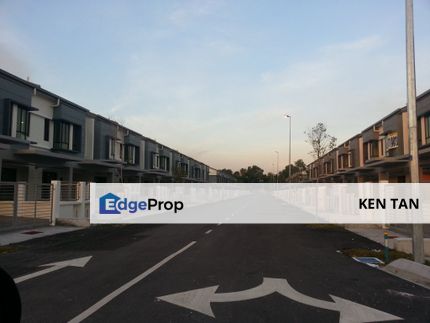 2 Storey Taman Putra Impiana Puchong ( Phase 5 ) for Sale, Selangor, Puchong