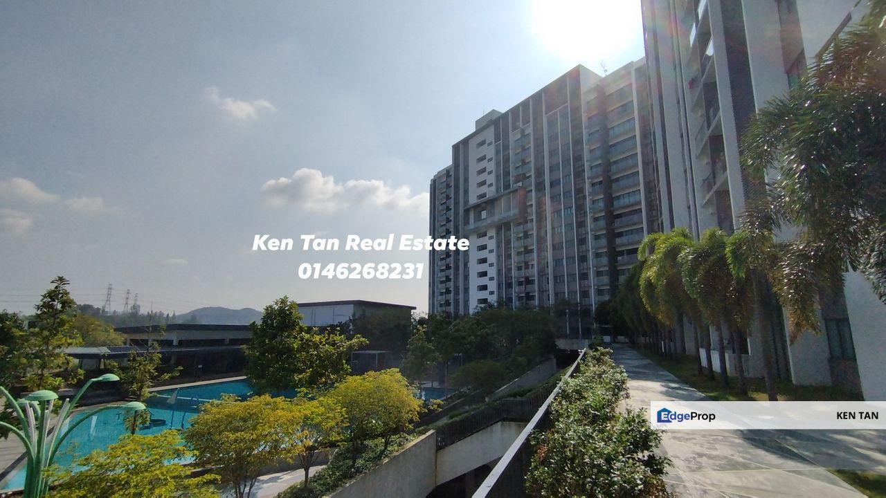 SkyVilla D'island Corner unit For Sale ( Below Bank Value ), Selangor, Puchong