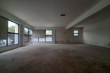 Lekas 32 Industrial Park