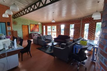 THE OCEAN RESIDENCE RESORT AND HOTEL