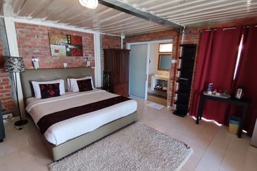 THE OCEAN RESIDENCE RESORT AND HOTEL