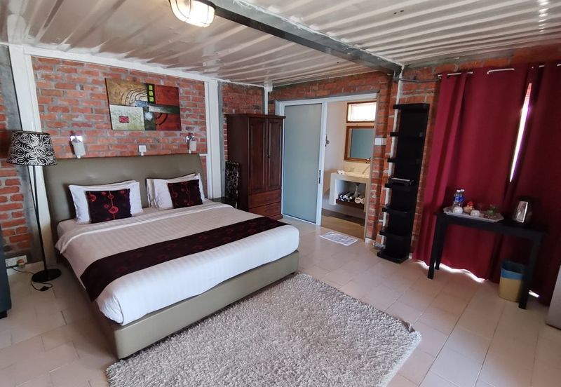 THE OCEAN RESIDENCE RESORT AND HOTEL