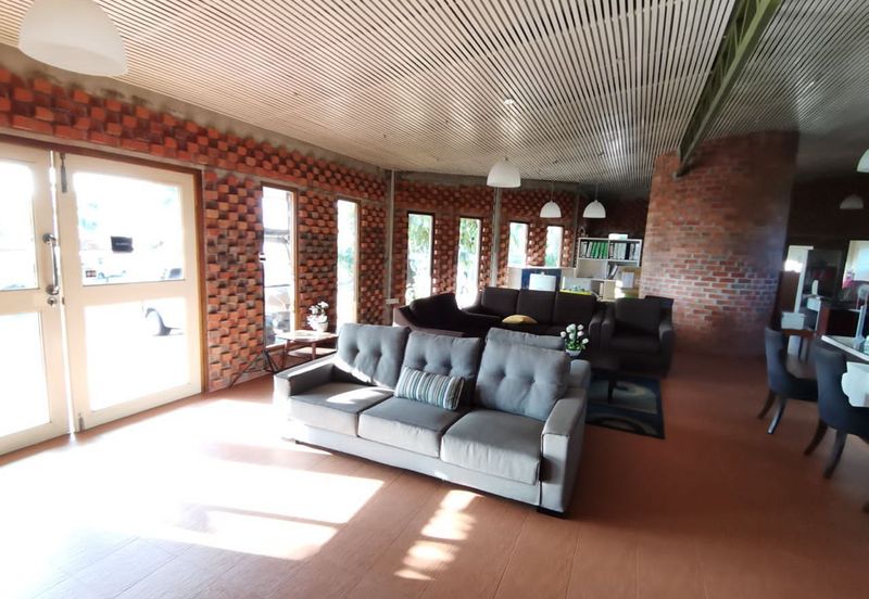 THE OCEAN RESIDENCE RESORT AND HOTEL