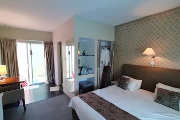 THE OCEAN RESIDENCE RESORT AND HOTEL