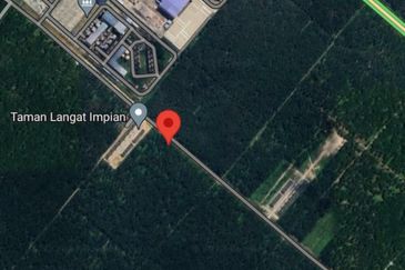 2Lot Tanah Untuk Dimajukan Zoning Perumahan