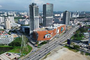 The Grand SOFO @ Kelana Damansara Suite