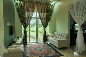 Semi D Setingkat [Rumah Cantik, Fully Furnished] 