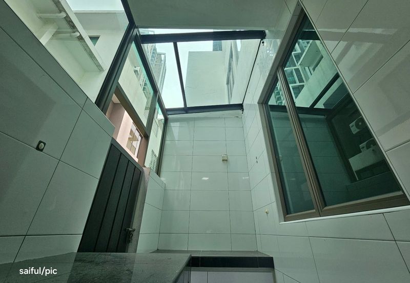 Lake Point Residence