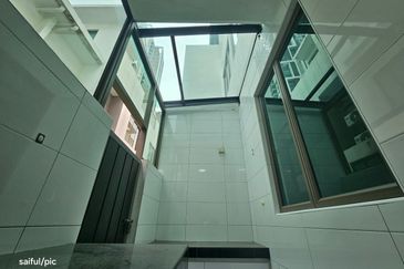 Lake Point Residence