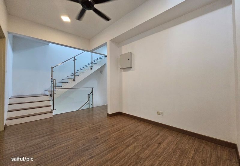 Lake Point Residence