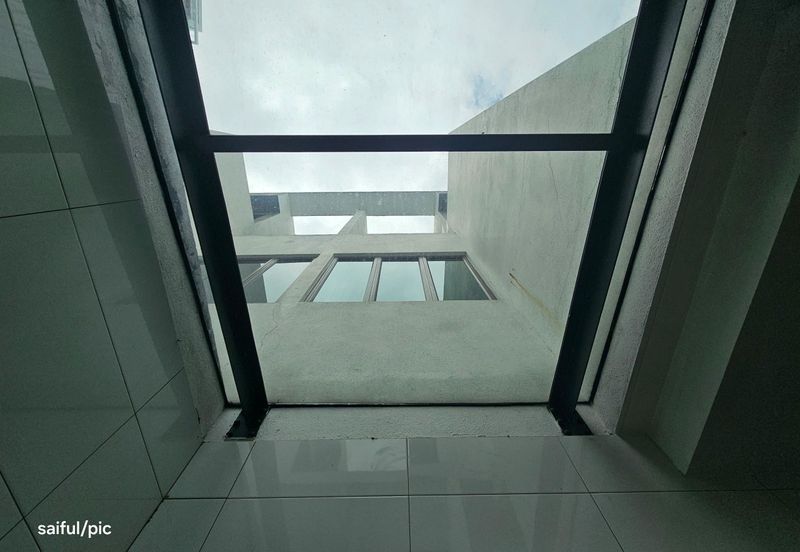 Lake Point Residence