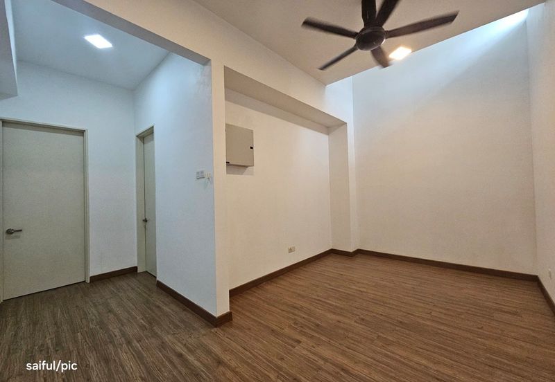 Lake Point Residence