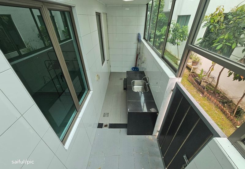 Lake Point Residence