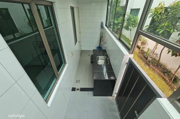 Lake Point Residence