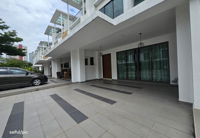 Lake Point Residence