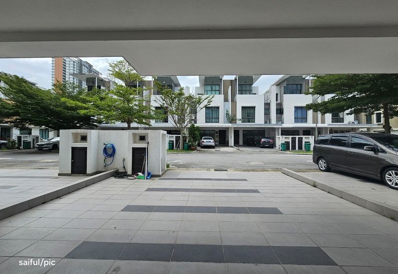 Lake Point Residence